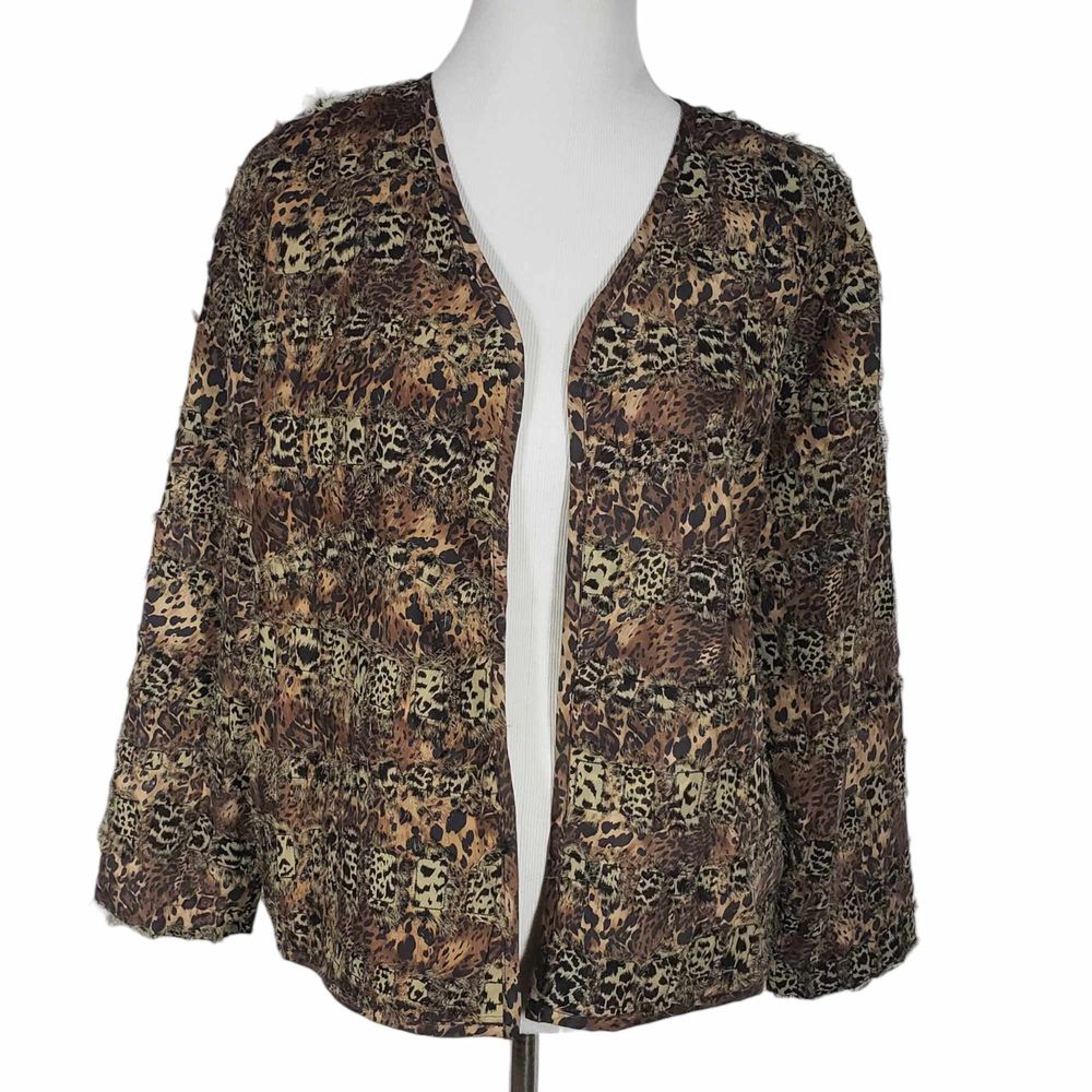 Chico's size 1 (approx size 8) Animal Print Silk Open Front Frayed Edges Jacket